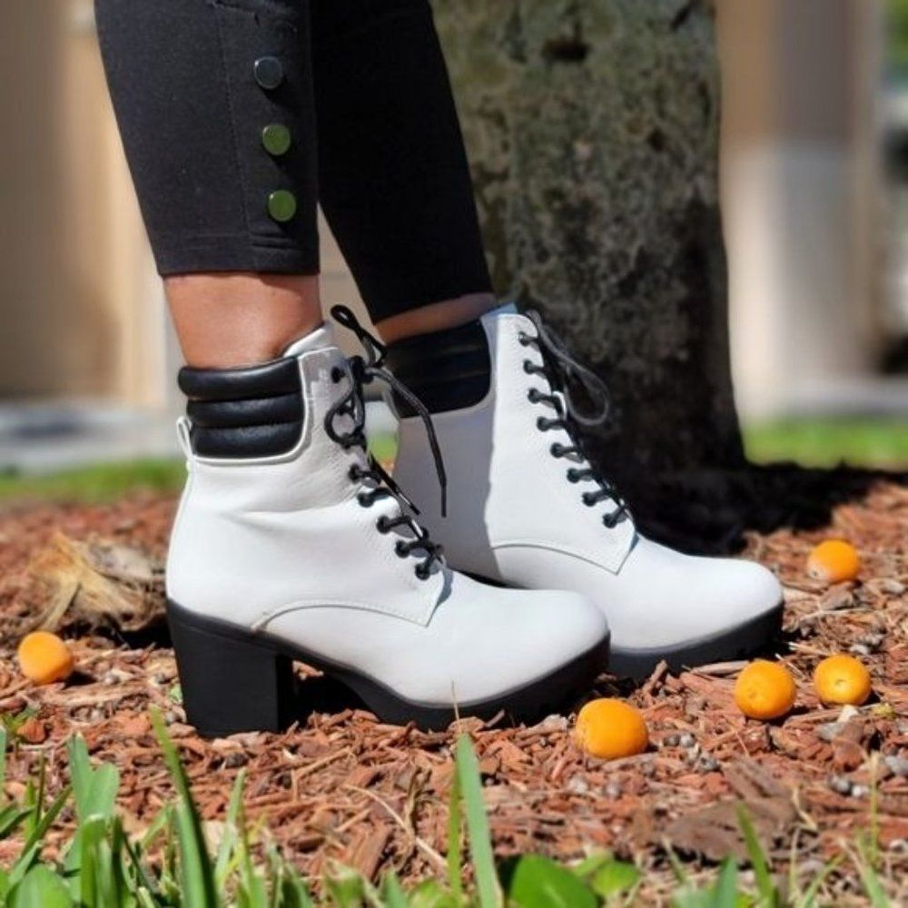 White Chunky Heel Ankle Booties Women’s Round Toe Shoes - Picture 6 of 9